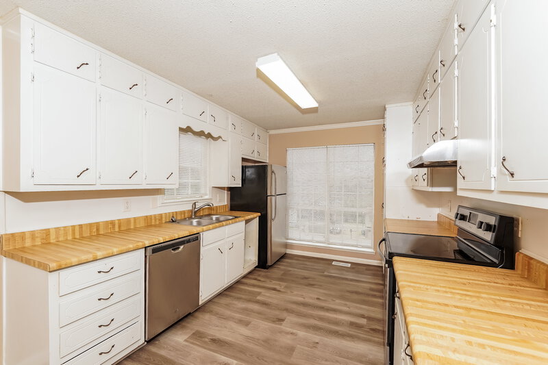 2,010/Mo, 5839 Brenda Drive Clay, AL 35173 Kitchen View