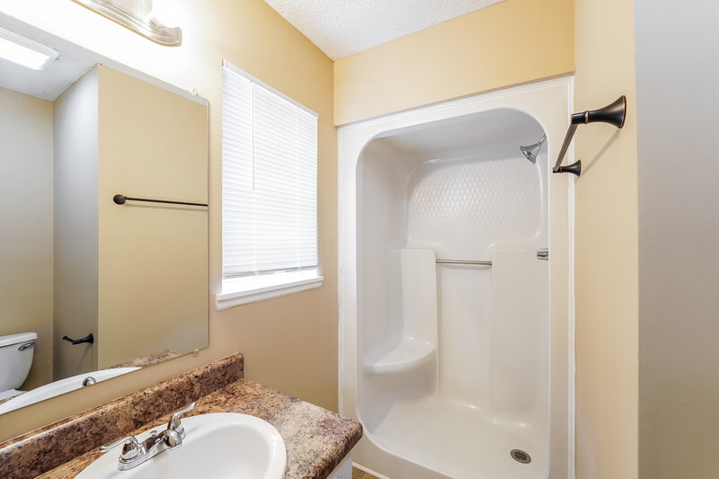 2,010/Mo, 5839 Brenda Drive Clay, AL 35173 Bathroom View