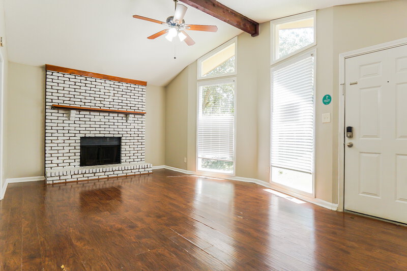 1,420/Mo, 20 Moonglow Drive Birmingham, AL 35215 Living Room View 2