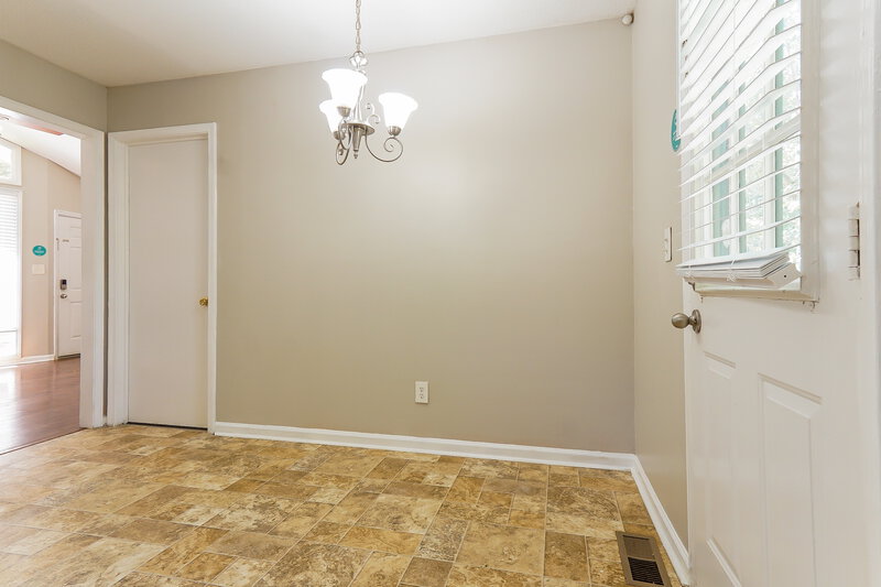 1,420/Mo, 20 Moonglow Drive Birmingham, AL 35215 Dining Room View 2