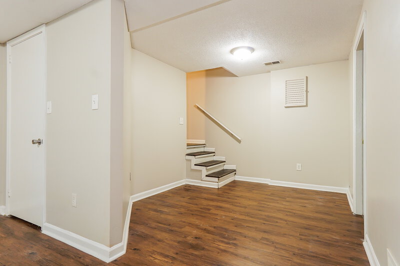 1,420/Mo, 20 Moonglow Drive Birmingham, AL 35215 Family Room View