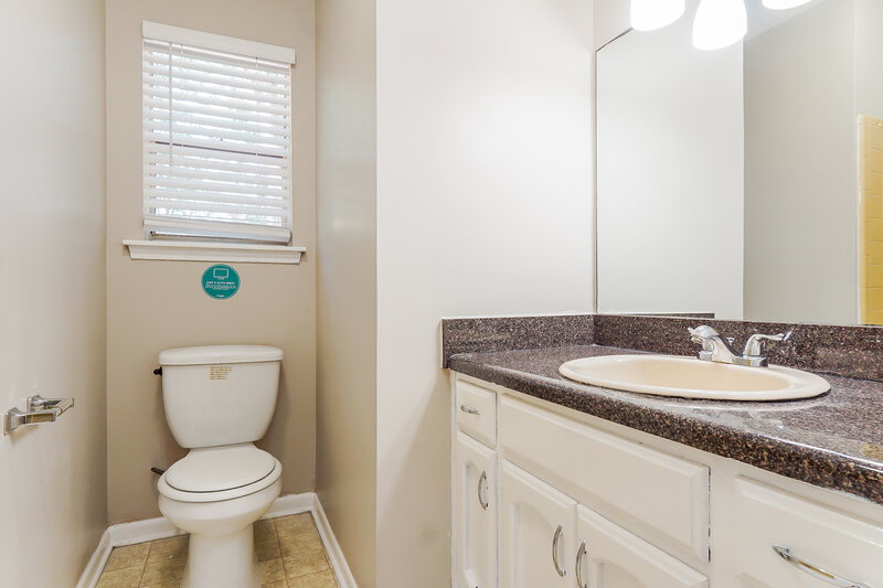1,420/Mo, 20 Moonglow Drive Birmingham, AL 35215 Bathroom View