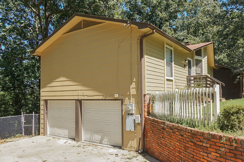 1,420/Mo, 20 Moonglow Drive Birmingham, AL 35215 Rear View