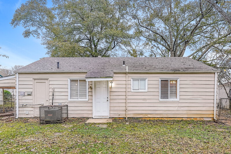 1,060/Mo, 209 Woodward Drive Hueytown, AL 35023 Rear View