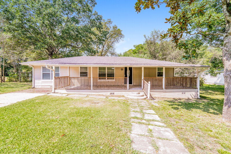 1,155/Mo, 626 Asberry Street Bessemer, AL 35020 External View