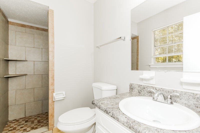 1,685/Mo, 129 Hickory St Alabaster, AL 35114 Main Bathroom View