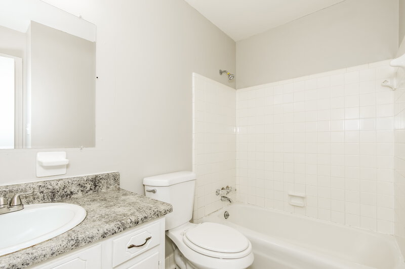 1,685/Mo, 129 Hickory St Alabaster, AL 35114 Bathroom View