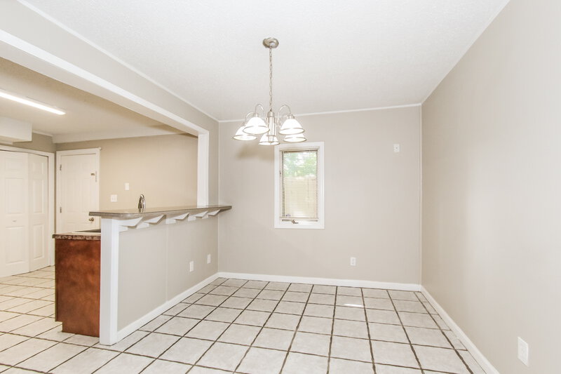 1,695/Mo, 24 Autry Drive Chelsea, AL 35043 Dining Room View