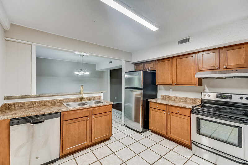 2,065/Mo, 24 Autry Drive Chelsea, AL 35043 Kitchen View