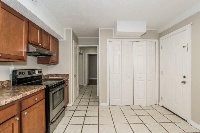 1,695/Mo, 24 Autry Drive Chelsea, AL 35043 Kitchen View