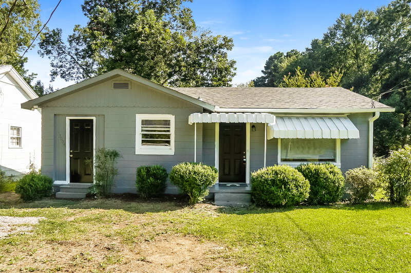 990/Mo, 3004 Forestdale Boulevard Adamsville, AL 35005 External View