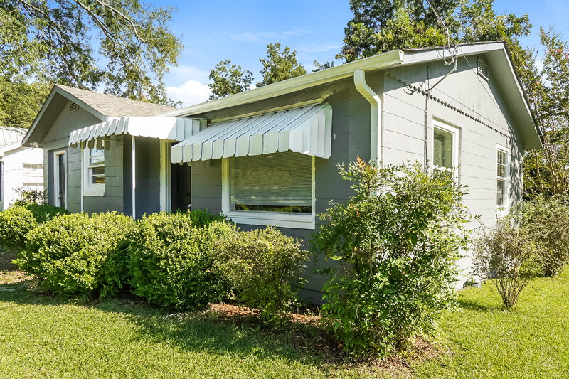 990/Mo, 3004 Forestdale Boulevard Adamsville, AL 35005 Front View