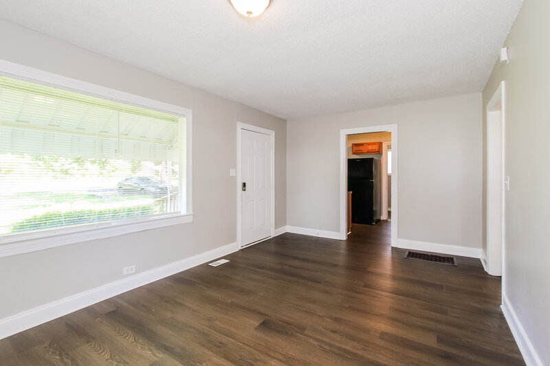 960/Mo, 3004 Forestdale Boulevard Adamsville, AL 35005 Living Room View