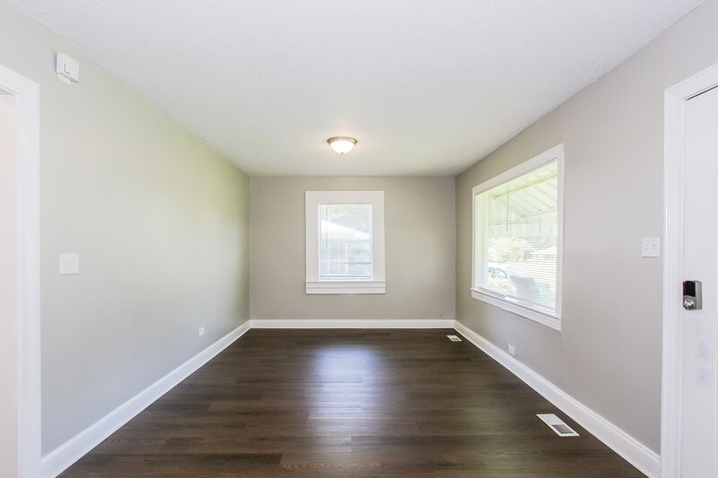 960/Mo, 3004 Forestdale Boulevard Adamsville, AL 35005 Living Room View 2