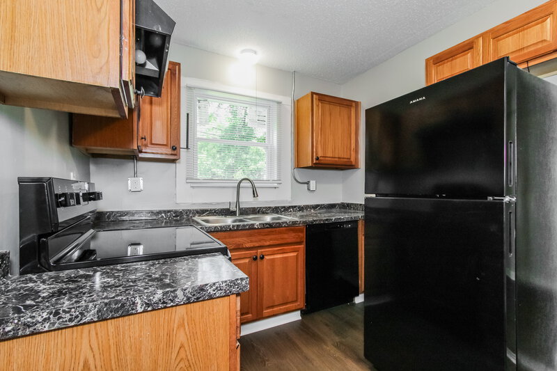 960/Mo, 3004 Forestdale Boulevard Adamsville, AL 35005 Kitchen View