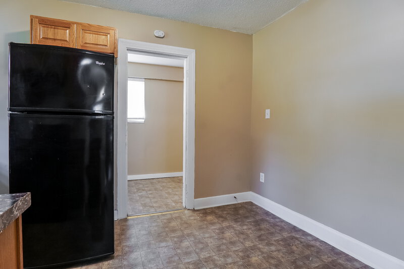 990/Mo, 3004 Forestdale Boulevard Adamsville, AL 35005 Dining Room View