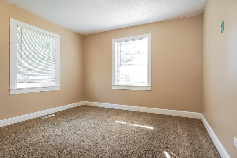 990/Mo, 3004 Forestdale Boulevard Adamsville, AL 35005 Main Bedroom View