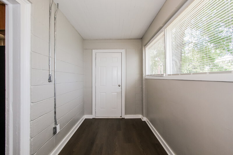 960/Mo, 3004 Forestdale Boulevard Adamsville, AL 35005 Laundry Room View 2