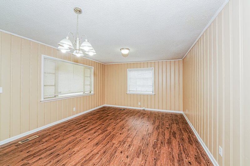 1,050/Mo, 158 24th Street Hueytown, AL 35023 Dining Room View