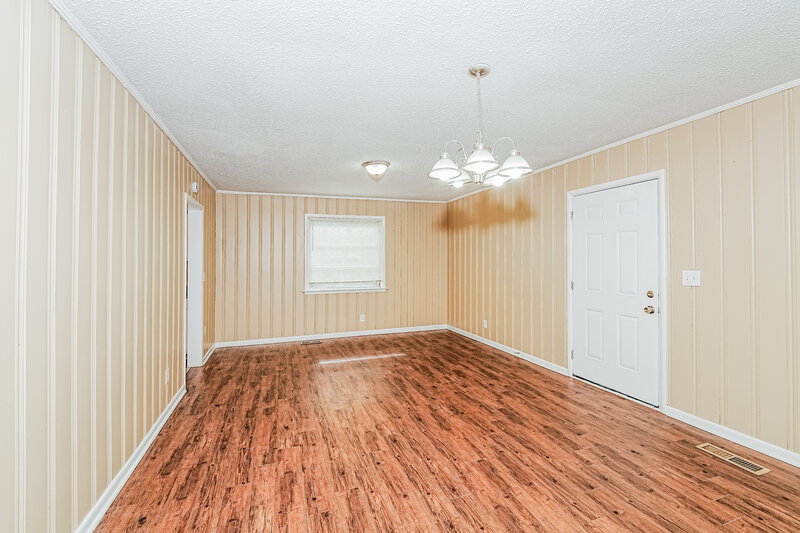 1,050/Mo, 158 24th Street Hueytown, AL 35023 Family Room View