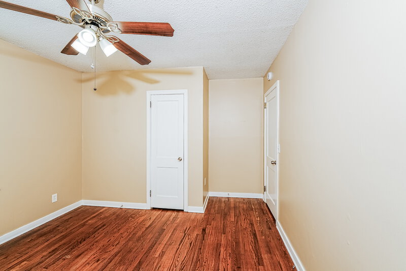 1,050/Mo, 158 24th Street Hueytown, AL 35023 Main Bedroom View 2