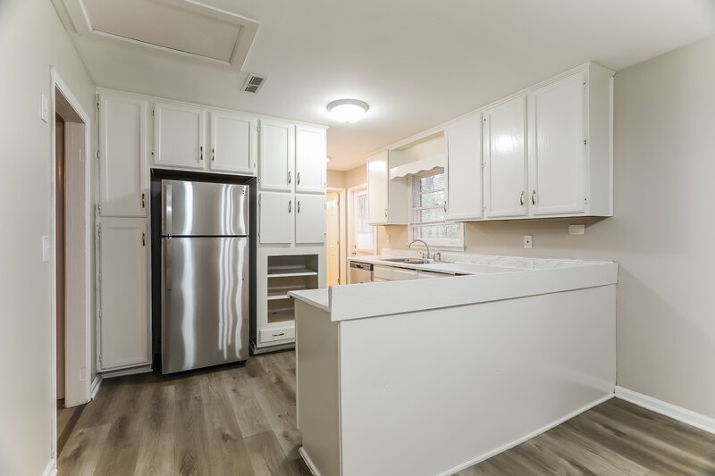 0/Mo, 405 NW 13th Court Center Point, AL 35215 Kitchen View