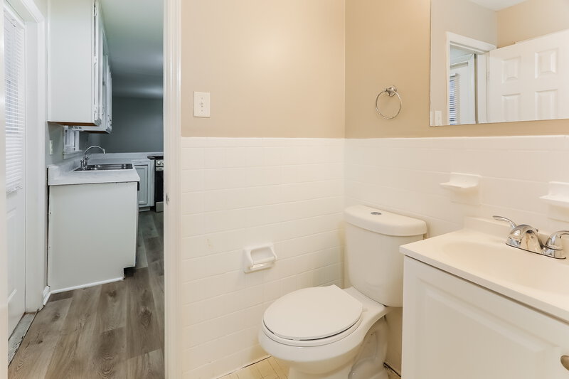 0/Mo, 405 NW 13th Court Center Point, AL 35215 Bathroom View