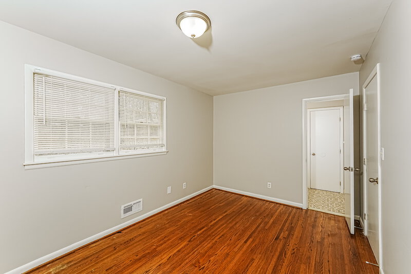 1,610/Mo, 1021 Dawn Dr BIRMINGHAM, AL 35235 Main Bedroom View