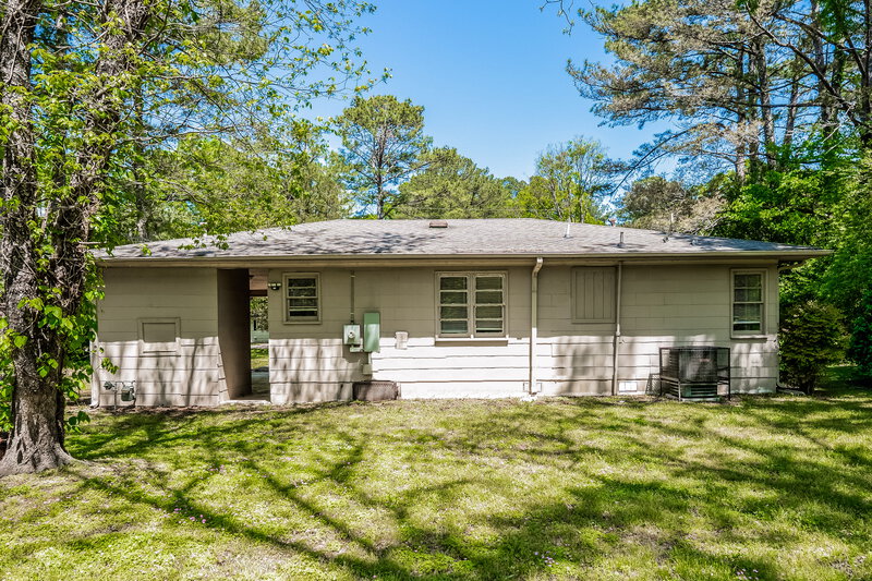 1,240/Mo, 711 Sunny Lane Drive Center Point, AL 35215 Rear View