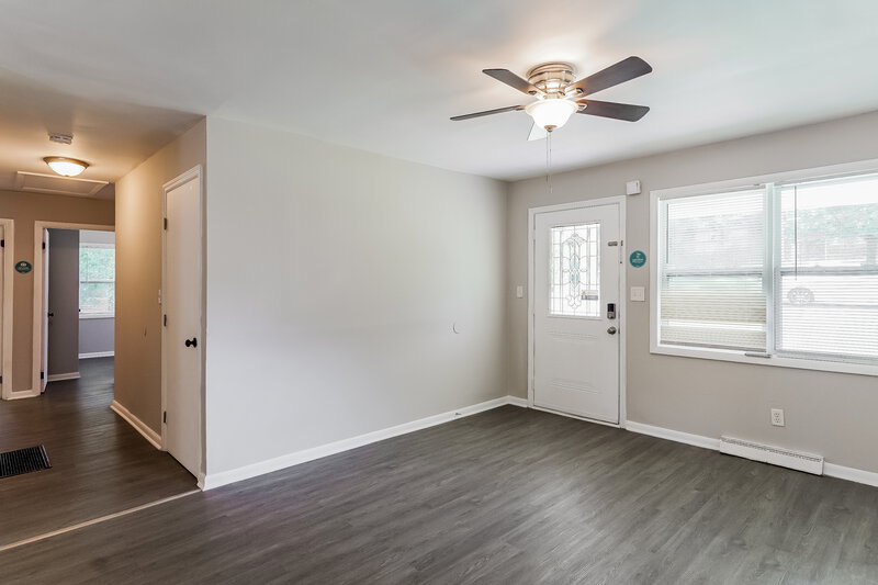 1,345/Mo, 748 Barclay Lane Birmingham, AL 35206 Living Room View 2