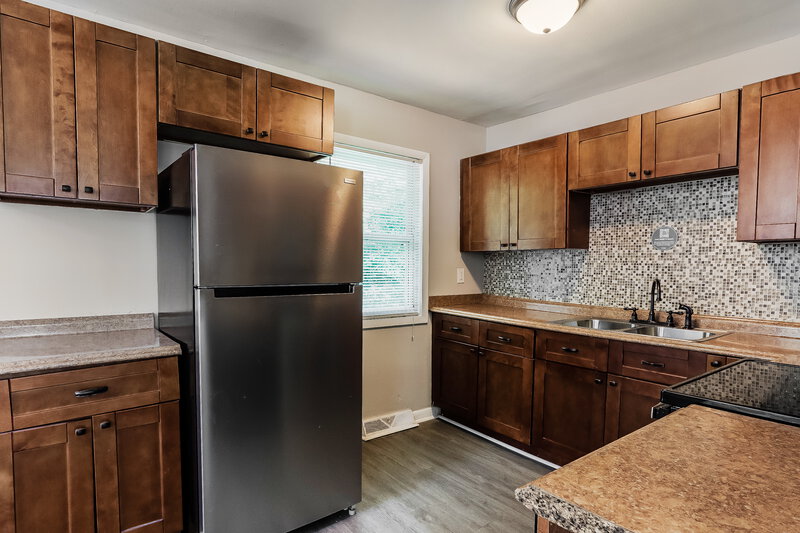 1,345/Mo, 748 Barclay Lane Birmingham, AL 35206 Kitchen View