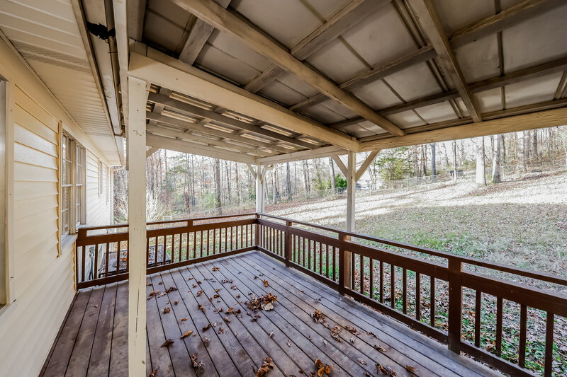 1,100/Mo, 4316 Woodland Hills Circle Pinson, AL 35126 Deck View