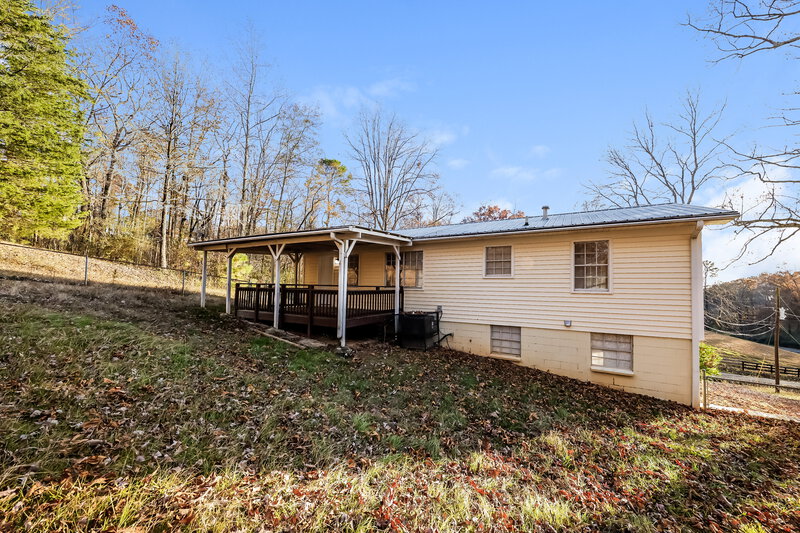 1,100/Mo, 4316 Woodland Hills Circle Pinson, AL 35126 Rear View