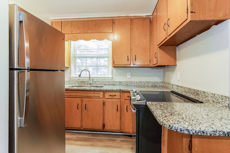 1,345/Mo, 1321 4th Way NW Center Point, AL 35215 Kitchen View 2