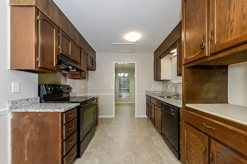 1,275/Mo, 3137 Cobblestone Dr Birmingham, AL 35215 Kitchen View