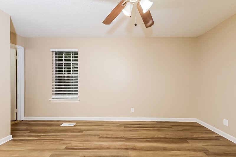 1,275/Mo, 3137 Cobblestone Dr Birmingham, AL 35215 Main Bedroom View 2