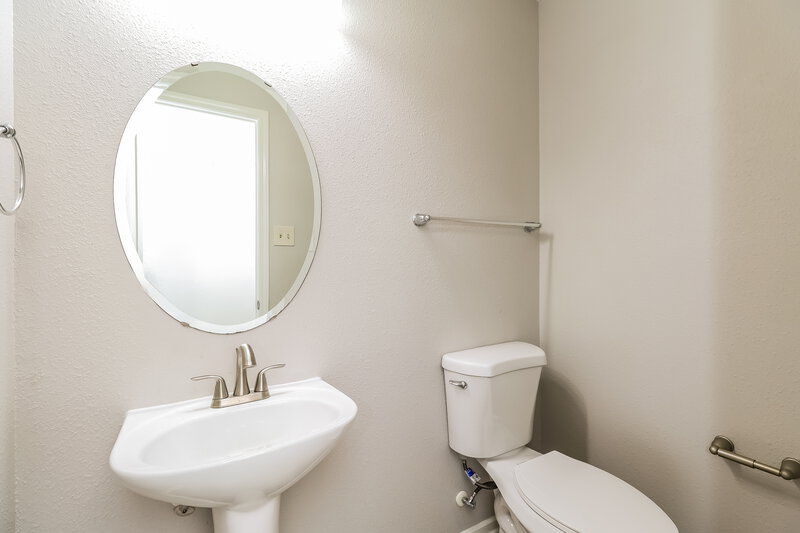 2,370/Mo, 3118 Bamburgh Ct Charlotte, NC 28216 Bathroom View