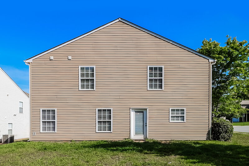2,370/Mo, 3118 Bamburgh Ct Charlotte, NC 28216 Rear View