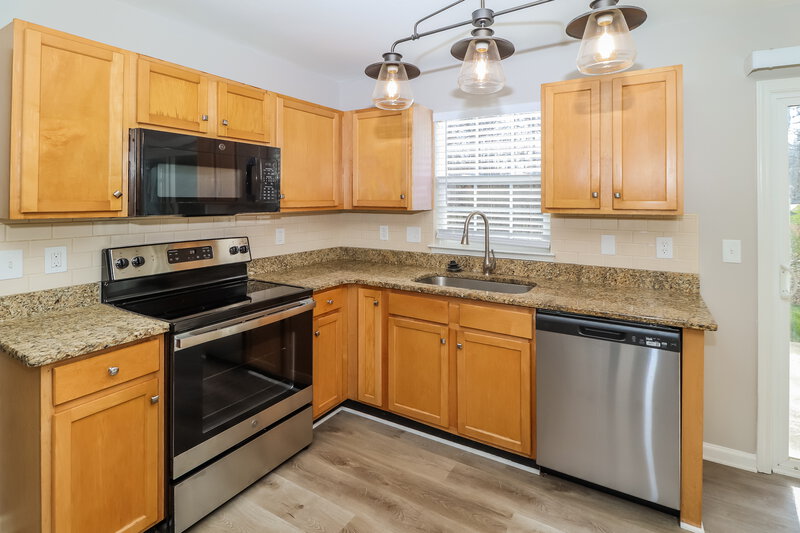 2,970/Mo, 8448 Angwin Pl Charlotte, NC 28262 Kitchen View