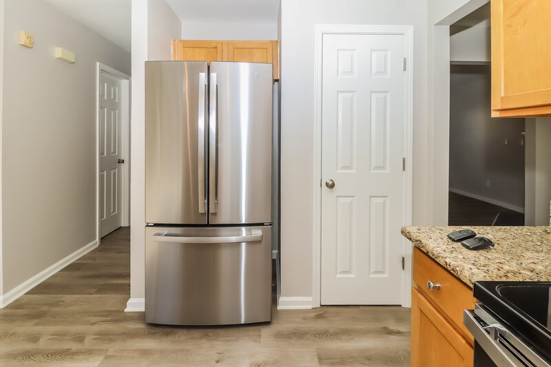 2,970/Mo, 8448 Angwin Pl Charlotte, NC 28262 Kitchen View 2