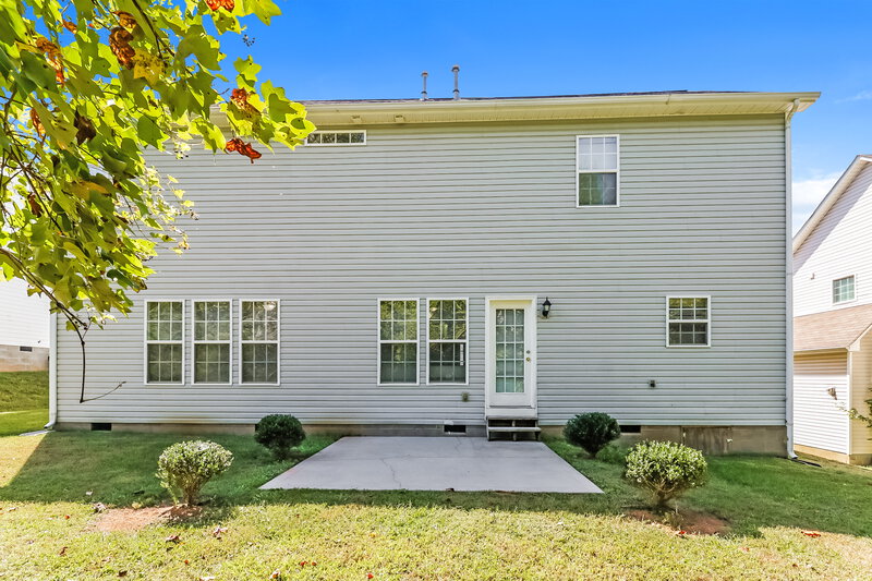 2,175/Mo, 6015 Timbertop Ln Charlotte, NC 28215 Rear View
