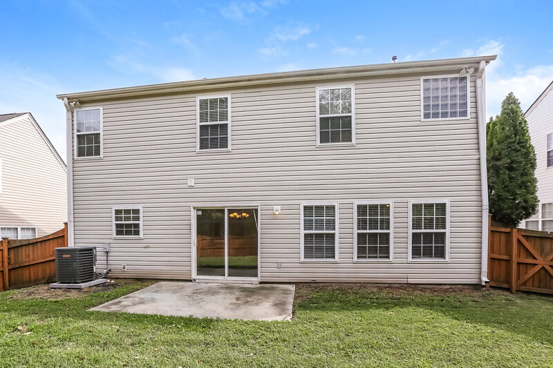 1,995/Mo, 8810 Laurel Run Dr Charlotte, NC 28269 Rear View