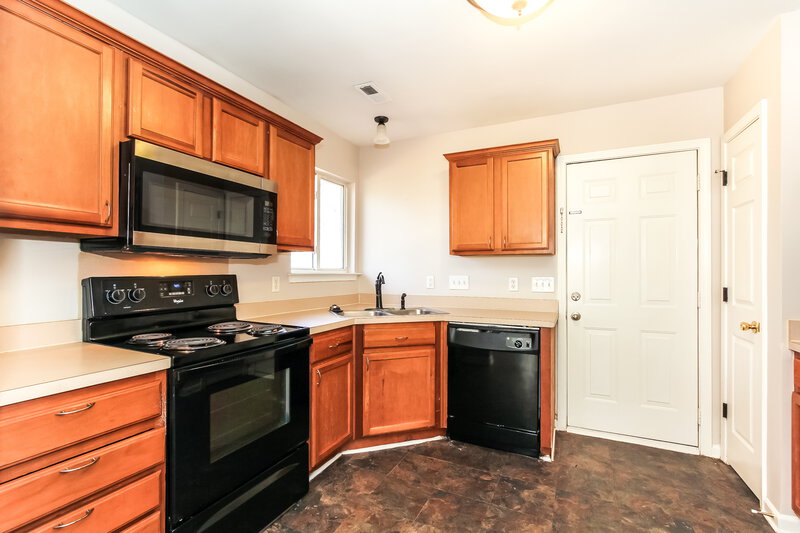 1,945/Mo, 5931 Laurenfield Dr Charlotte, NC 28269 Kitchen View