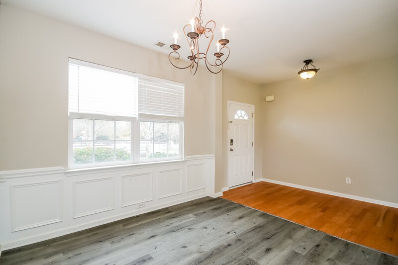 2,000/Mo, 4920 Lifeline Ln Charlotte, NC 28278 Dining Room View