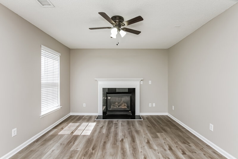 2,220/Mo, 8534 Appledale Dr Charlotte, NC 28262 Living Room View 2