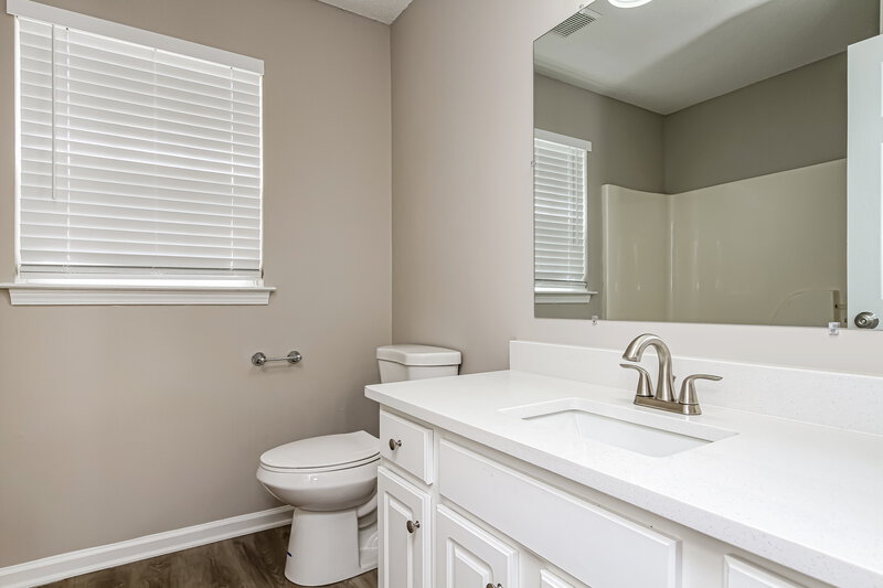 2,220/Mo, 8534 Appledale Dr Charlotte, NC 28262 Bathroom View