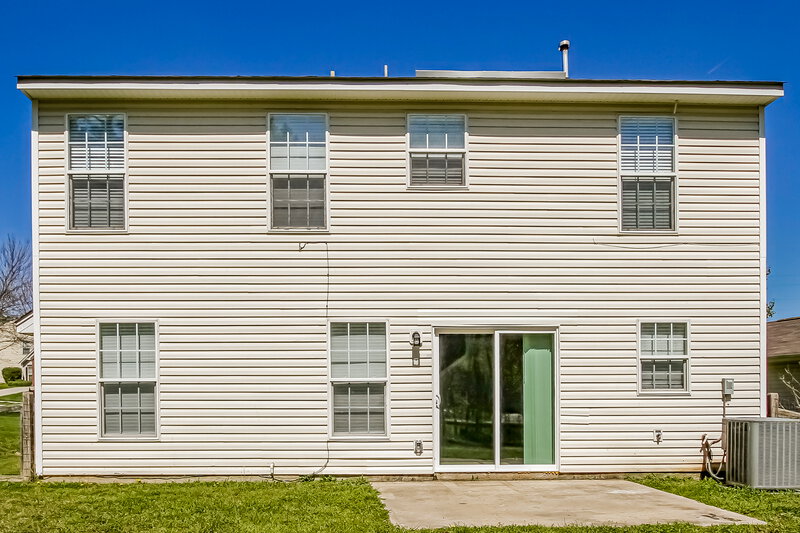 2,220/Mo, 8534 Appledale Dr Charlotte, NC 28262 Rear View