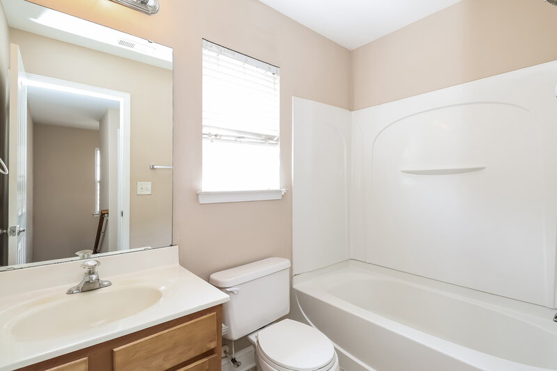 2,020/Mo, 13768 Aldenbrook Dr Huntersville, NC 28078 Bathroom View