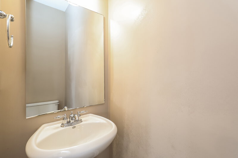2,020/Mo, 13768 Aldenbrook Dr Huntersville, NC 28078 Bathroom View 2