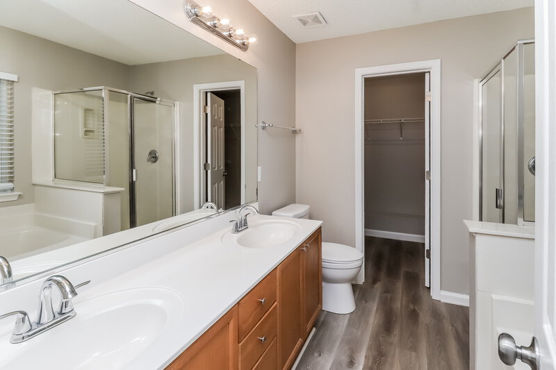 1,980/Mo, 103 Milroy Ln Mooresville, NC 28115 Main Bathroom View